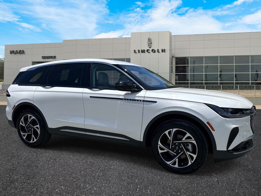 2026 Lincoln Nautilus Premiere AWD's photo