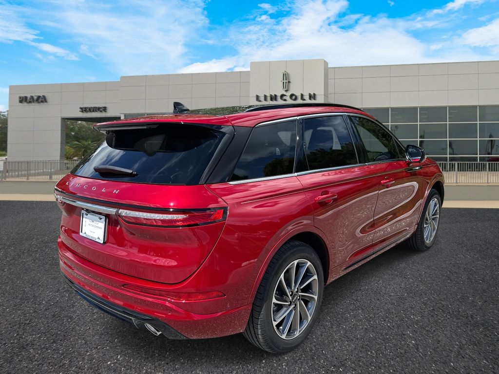 2025 Lincoln Corsair Grand Touring photo 3
