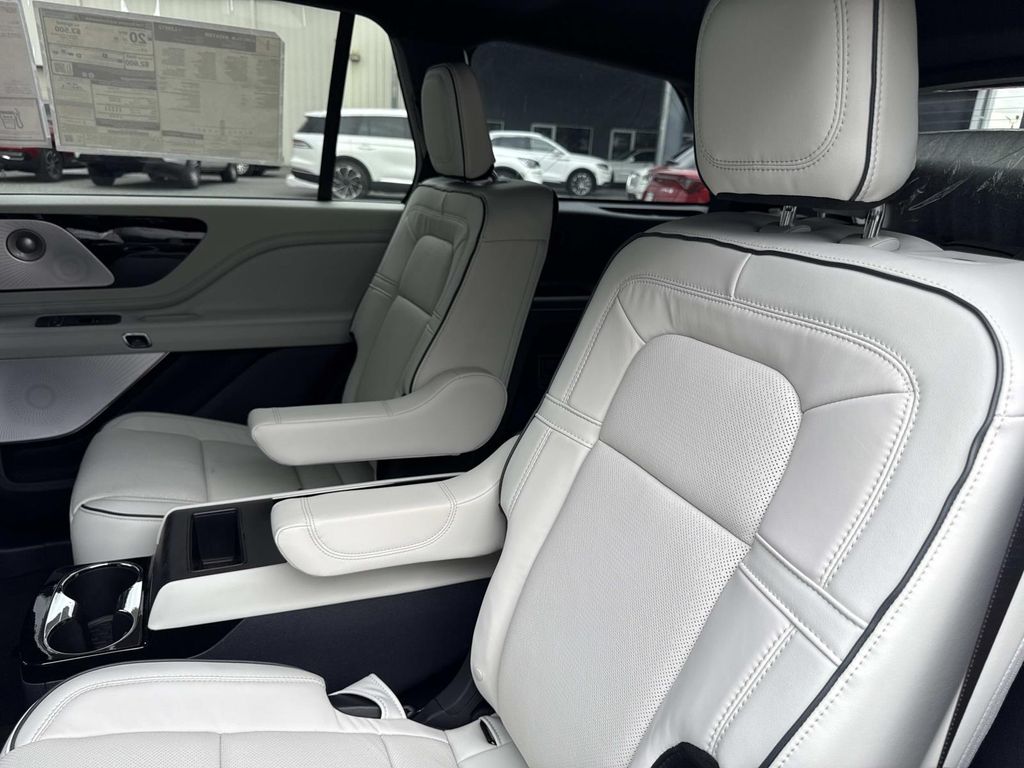 2025 Lincoln Aviator Black Label - Photo 14