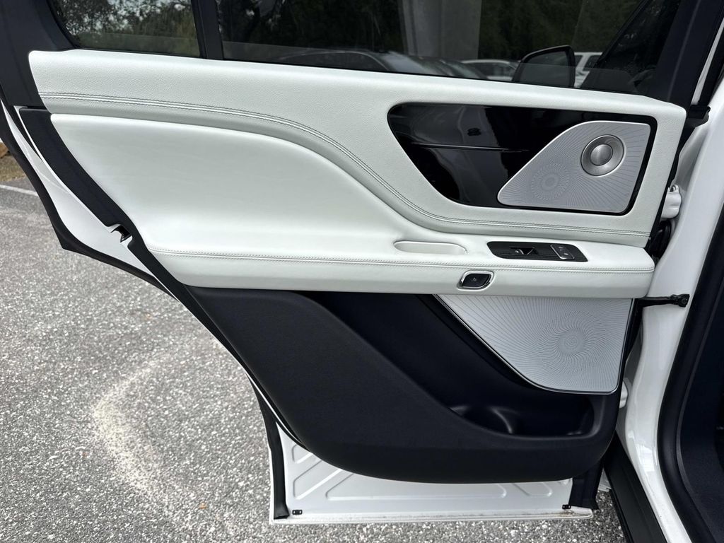 2025 Lincoln Aviator Black Label - Photo 13