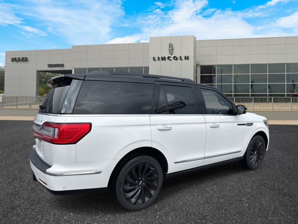 2021 Lincoln Navigator Black Label photo 3