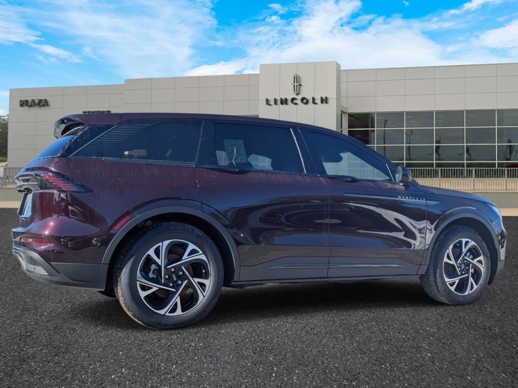 2025 Lincoln Nautilus Premiere photo 2