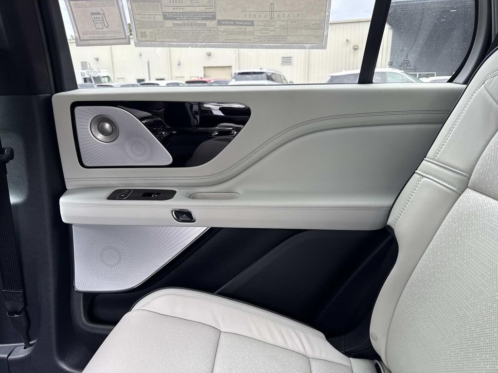2025 Lincoln Aviator Black Label - Photo 15