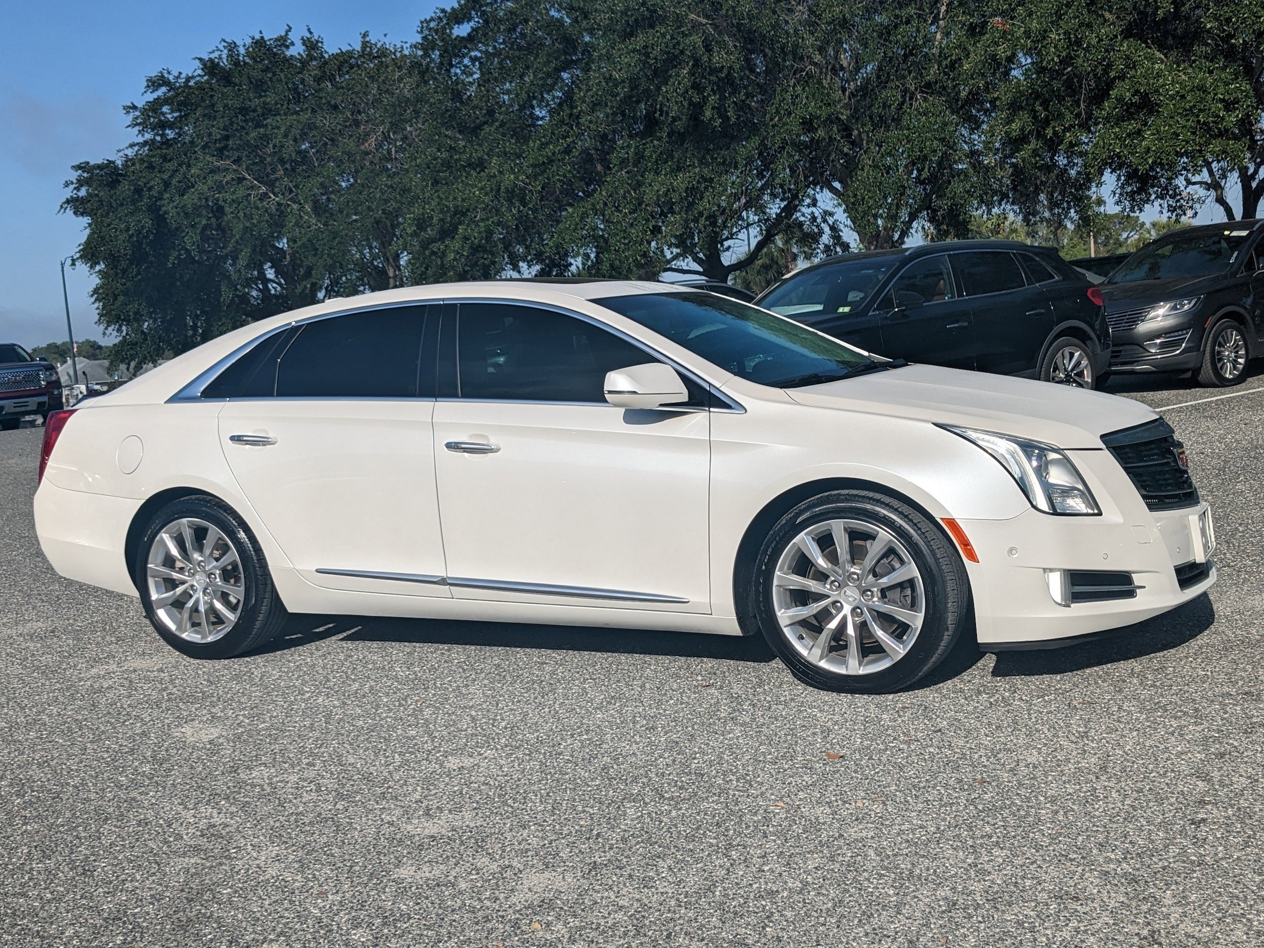 Used 2016 Cadillac XTS Luxury Collection with VIN 2G61M5S32G9106109 for sale in Leesburg, FL