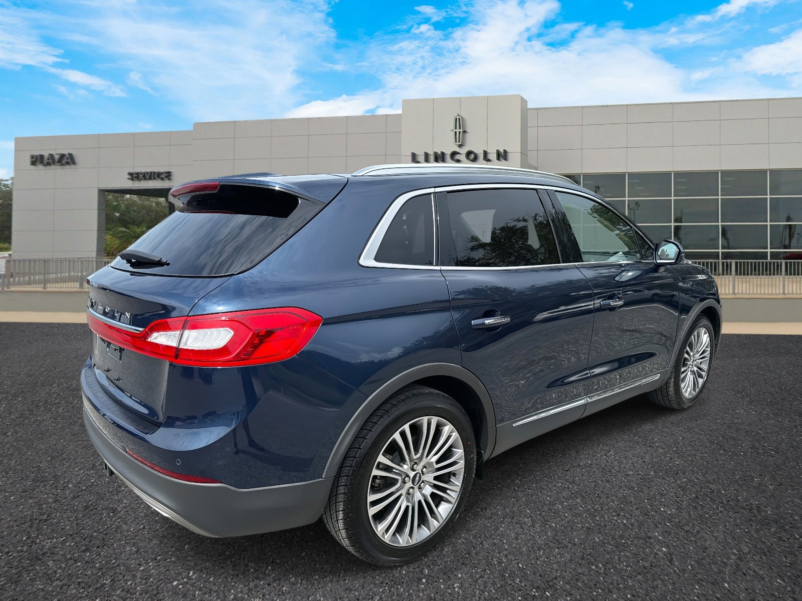 2017 Lincoln MKX Reserve photo 3