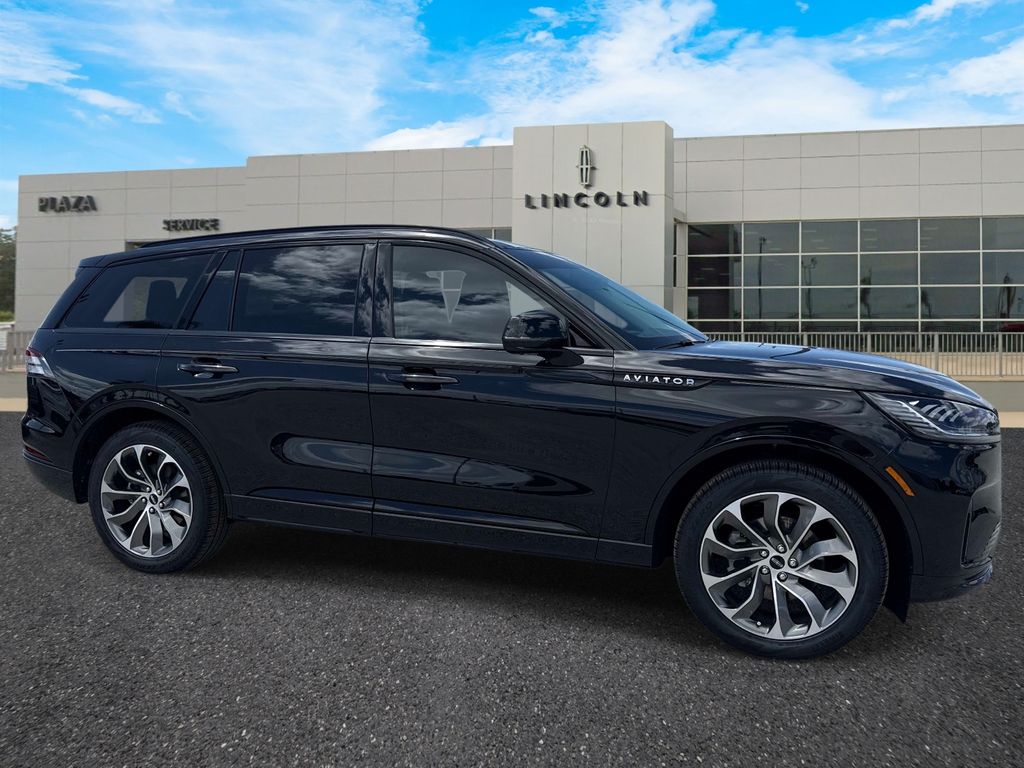 2026 Lincoln Aviator Premiere AWD's photo