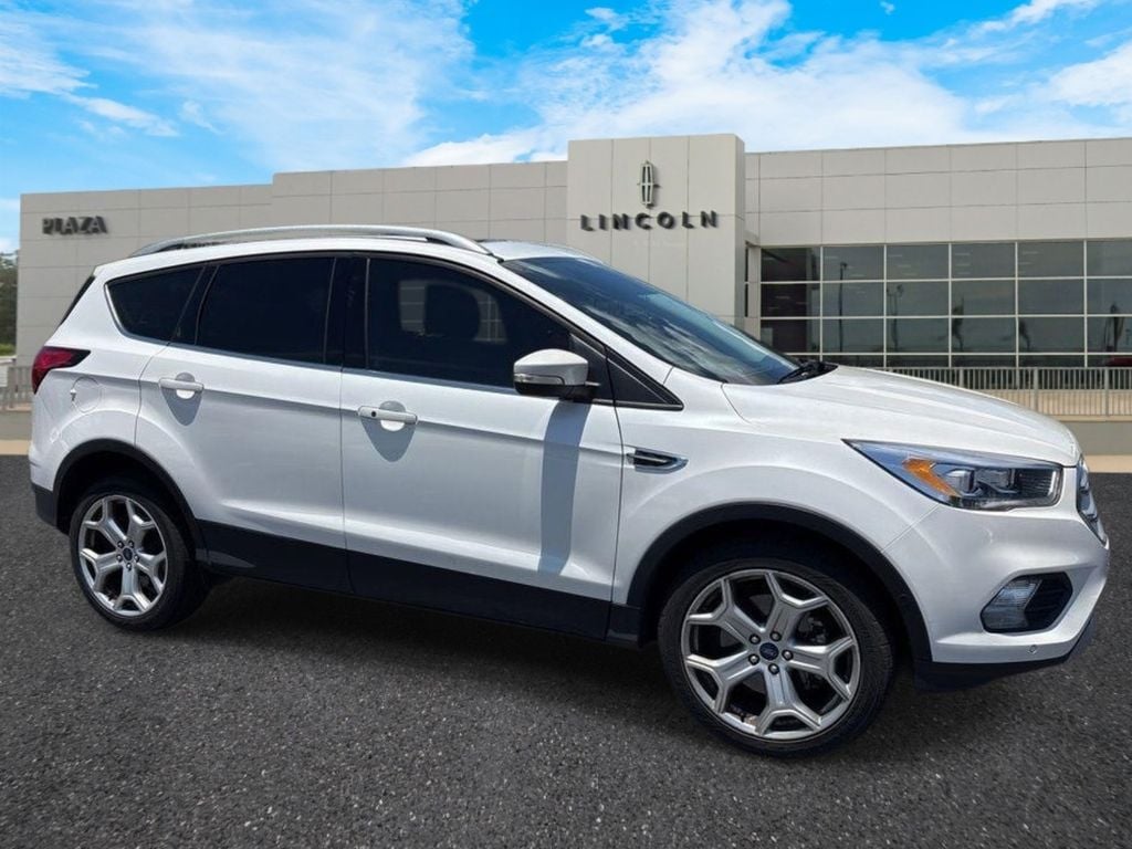 2019 Ford Escape Titanium's photo