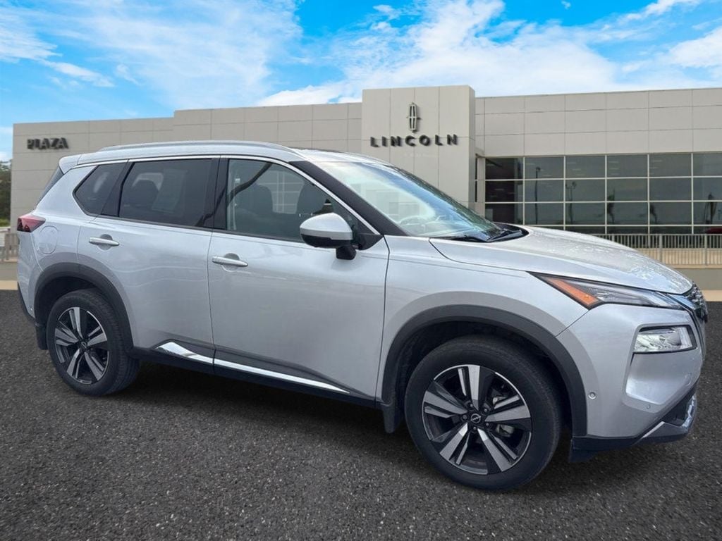 2022 Nissan Rogue's photo