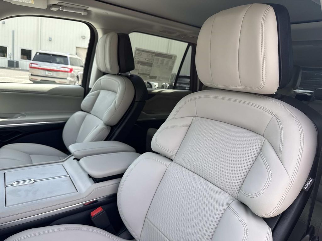 2026 Lincoln Navigator Reserve - Photo 23
