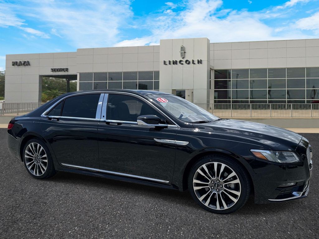 2018 Lincoln Continental Reserve FWD's photo