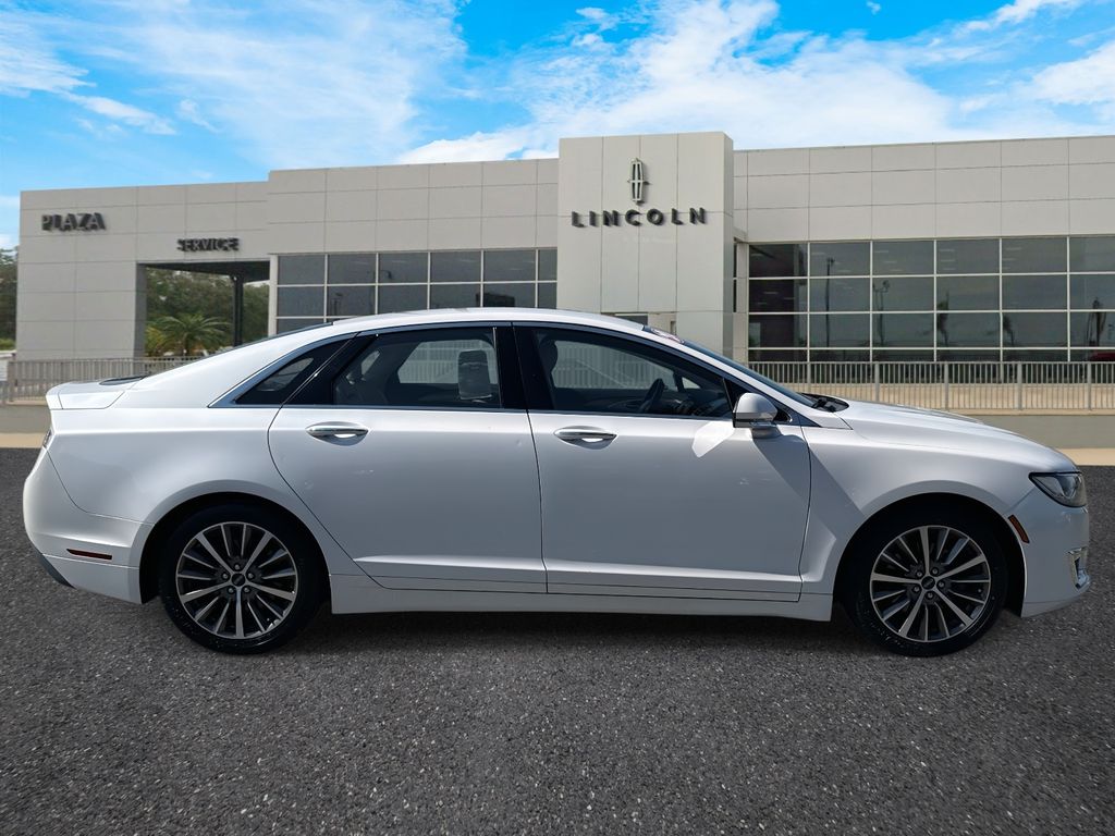 2020 Lincoln MKZ Standard photo 2