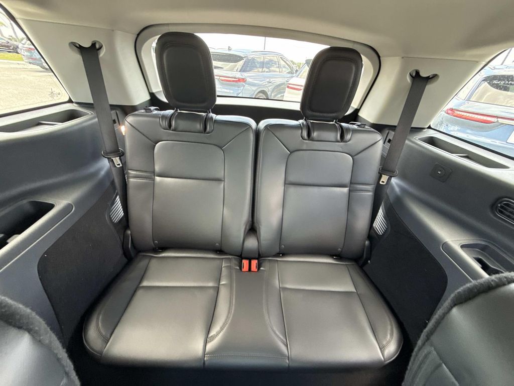 2026 Lincoln Aviator Premiere - Photo 18