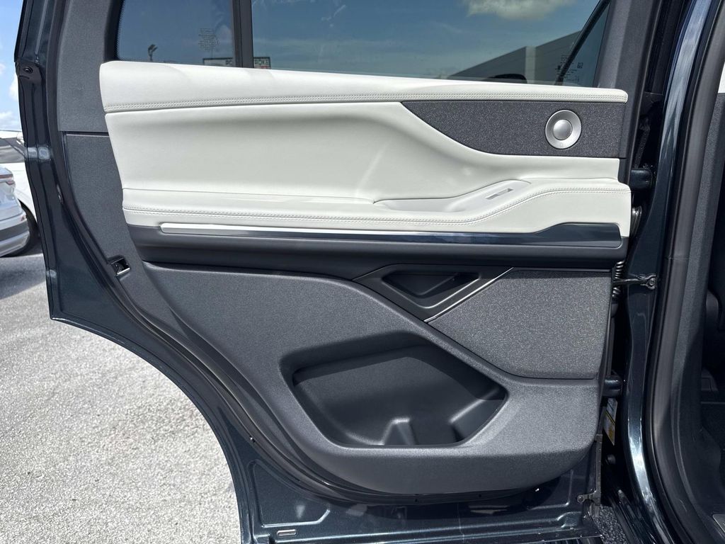 2026 Lincoln Navigator Reserve - Photo 14