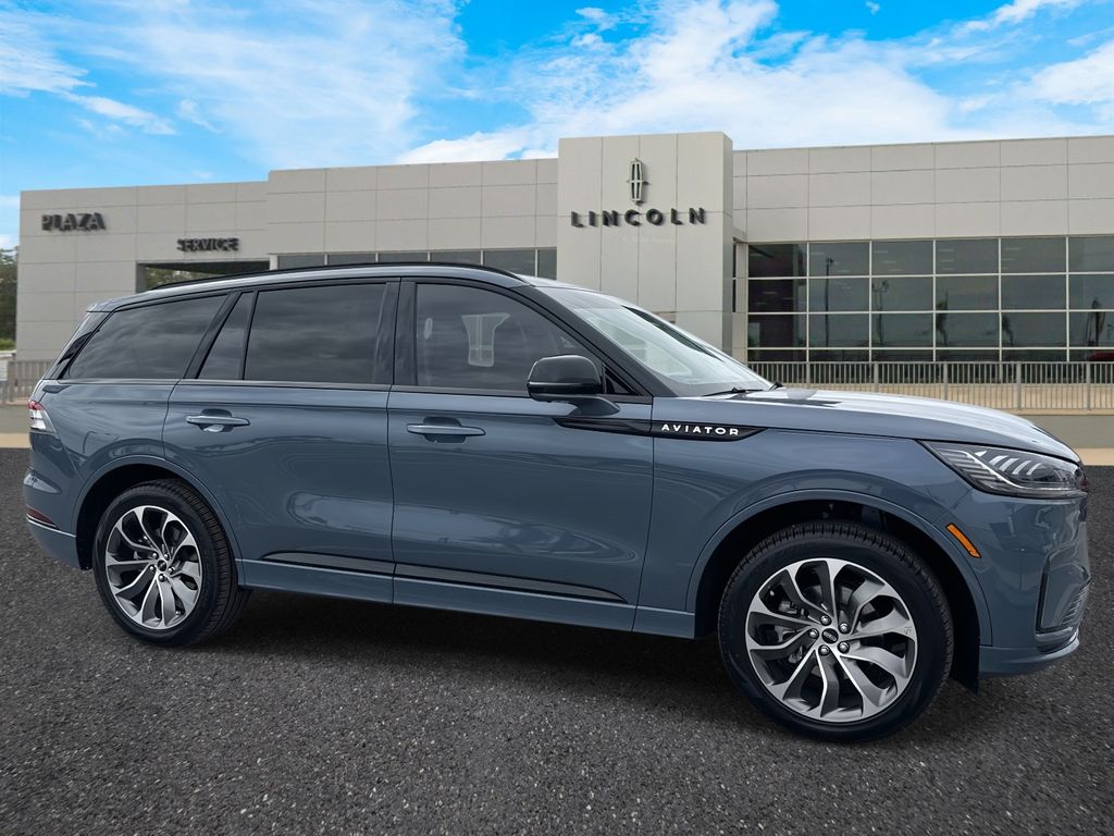 2026 Lincoln Aviator Premiere AWD's photo