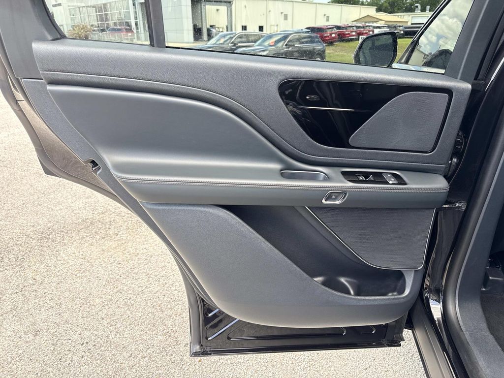 2026 Lincoln Aviator Premiere - Photo 13