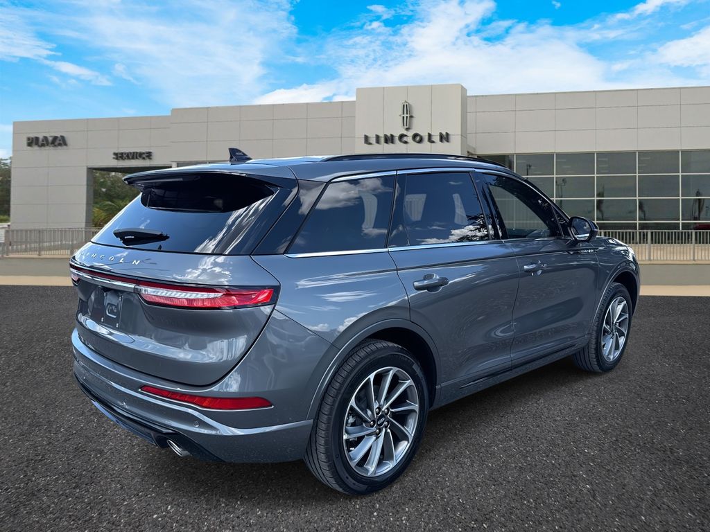 2025 Lincoln Corsair Grand Touring photo 3