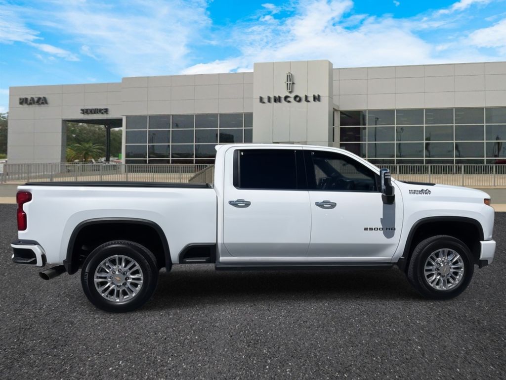 2022 Chevrolet Silverado 2500HD High Country photo 2