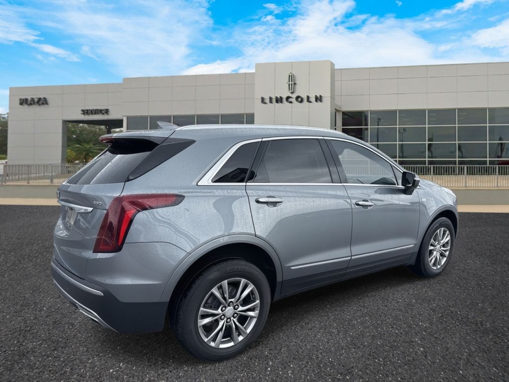 2021 Cadillac XT5 Premium Luxury photo 3