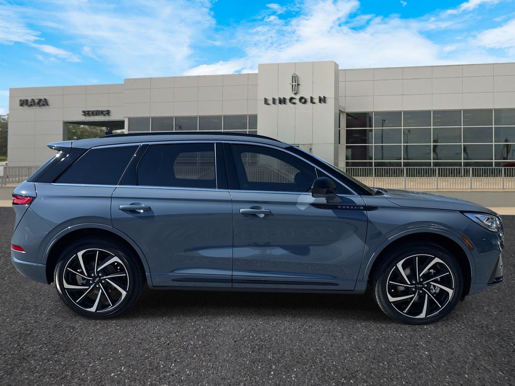 2025 Lincoln Corsair Grand Touring photo 2