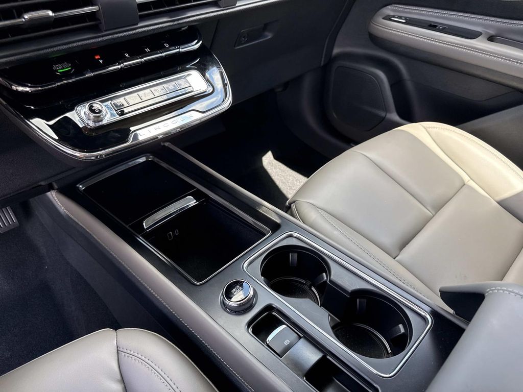 2026 Lincoln Corsair Premiere - Photo 25