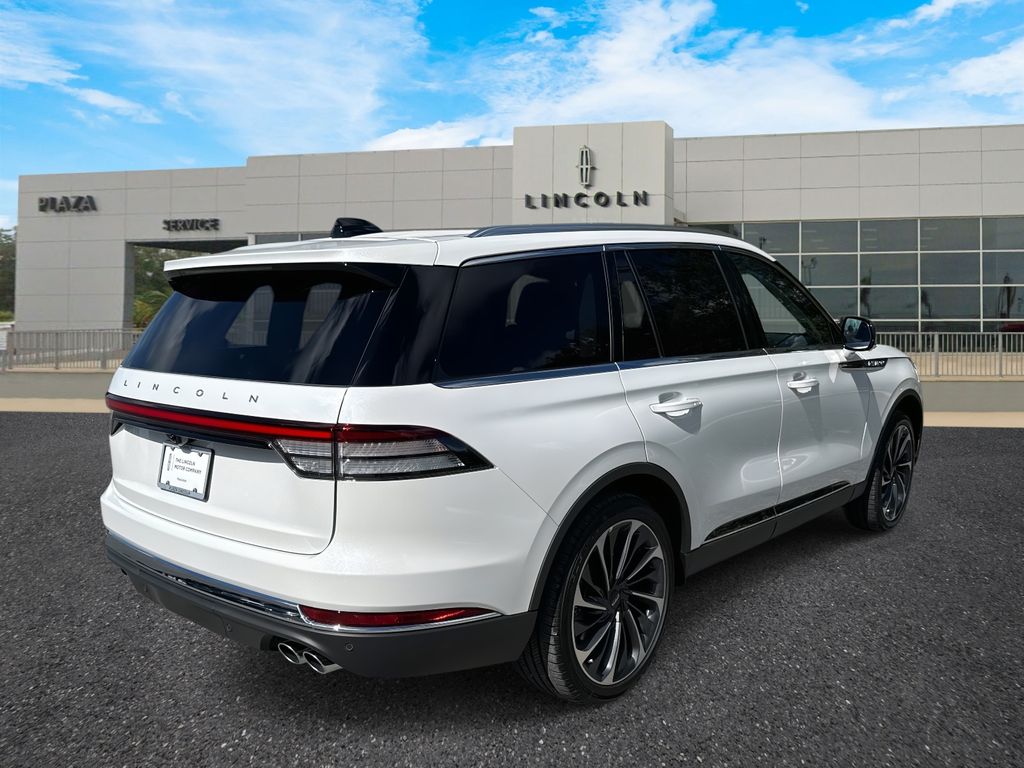 2025 Lincoln Aviator Reserve photo 3
