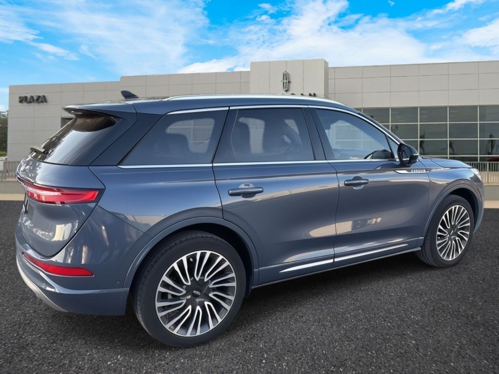 2022 Lincoln Corsair Reserve photo 3