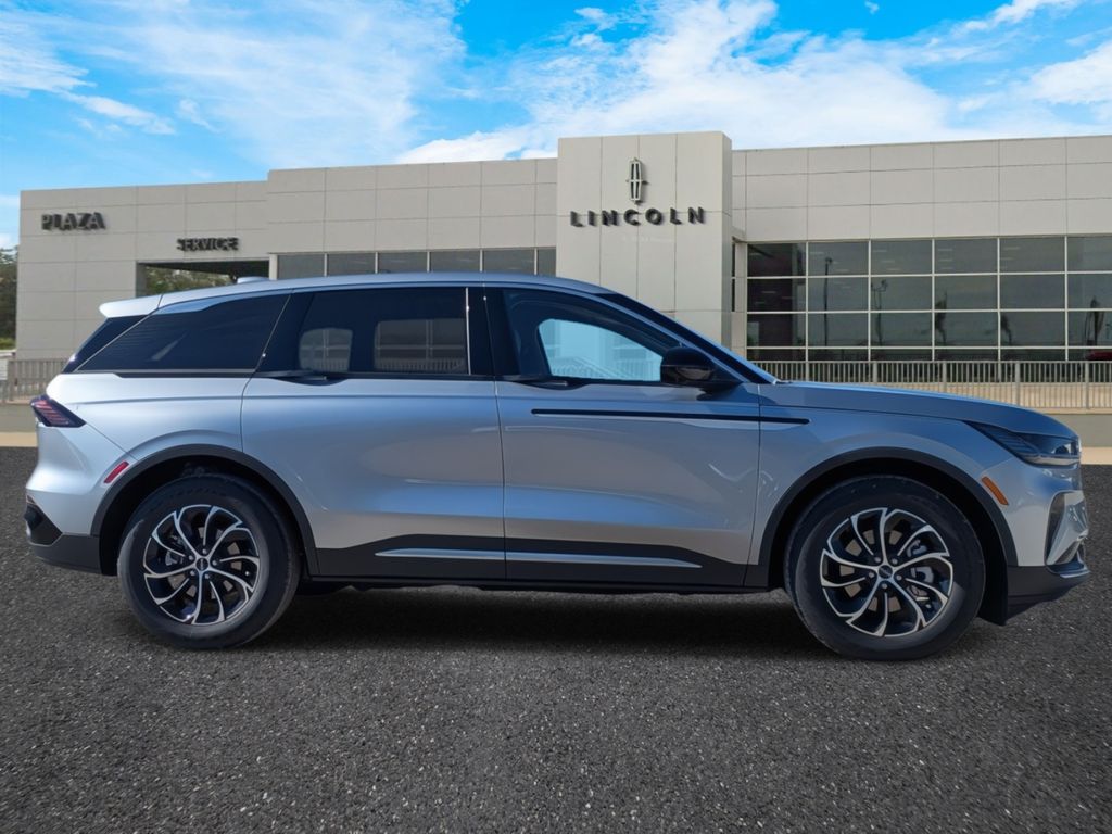 2025 Lincoln Nautilus Premiere photo 2