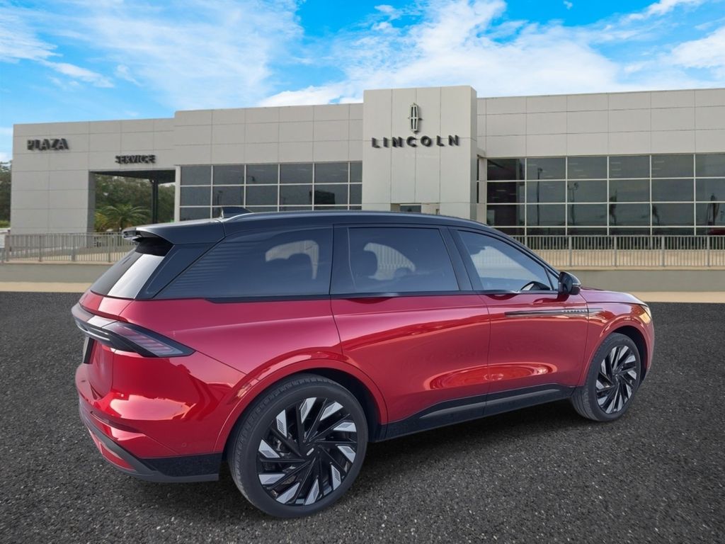 2024 Lincoln Nautilus Reserve photo 3