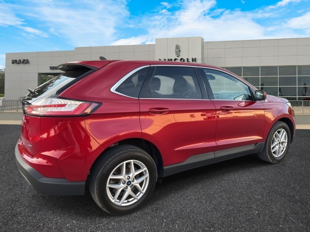 2022 Ford Edge SEL photo 3
