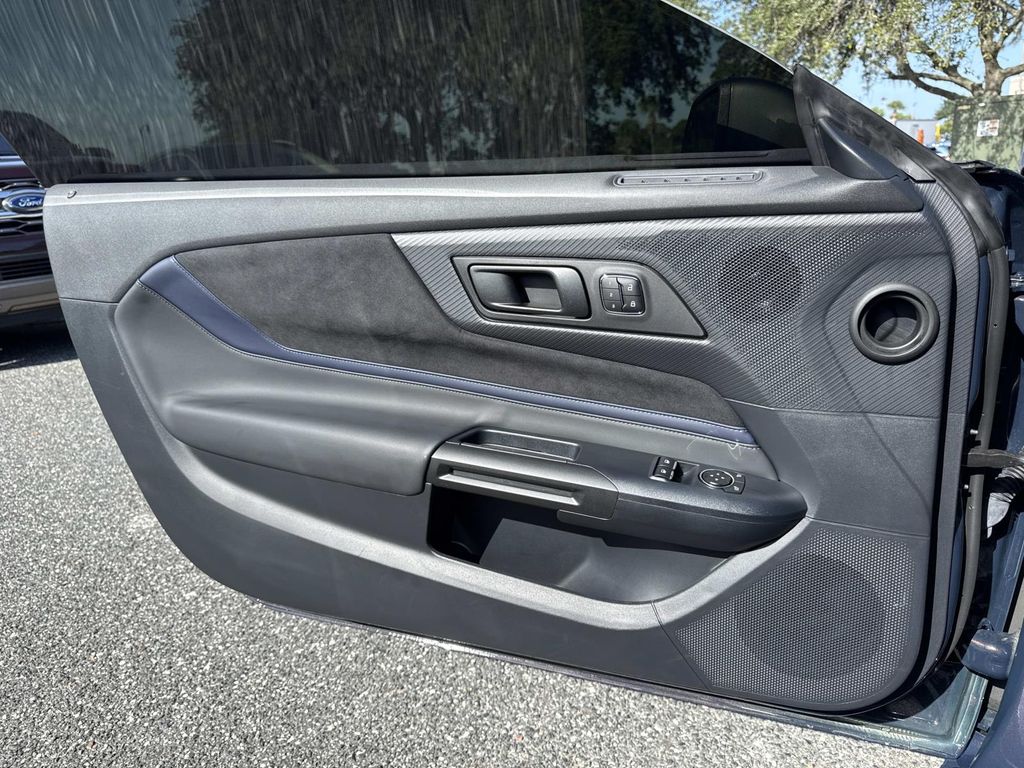 2025 Ford Mustang Dark Horse - Photo 12