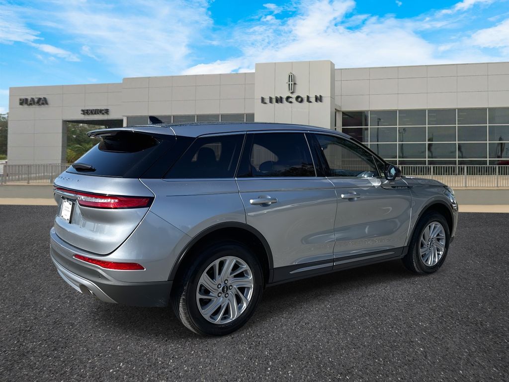 2023 Lincoln Corsair Standard photo 3