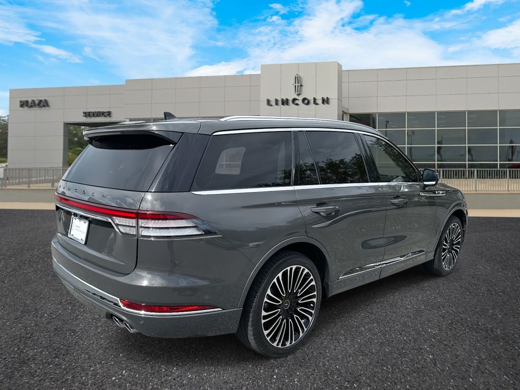 2022 Lincoln Aviator Black Label photo 2