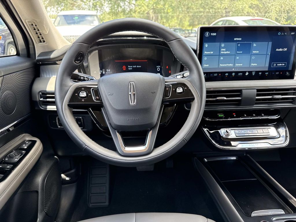 2026 Lincoln Corsair Premiere - Photo 17