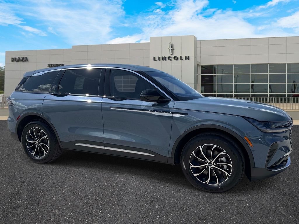 2026 Lincoln Nautilus Premiere AWD's photo