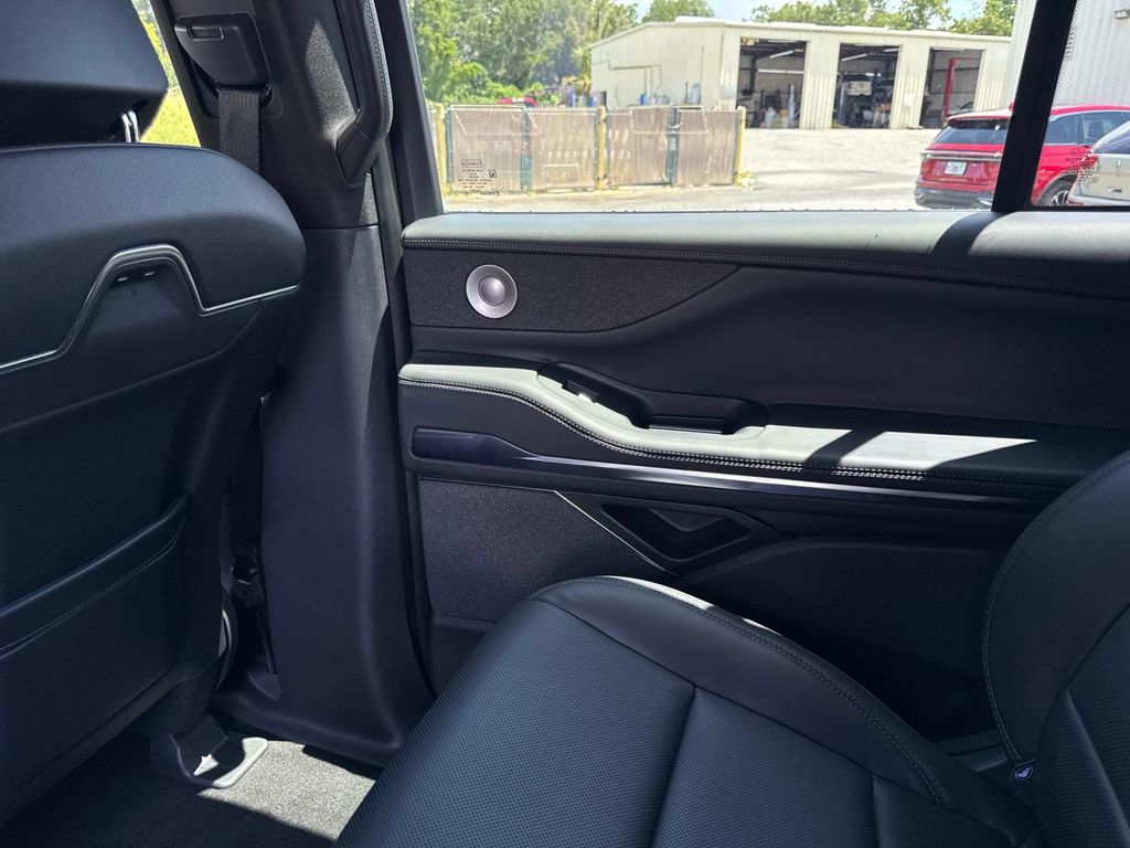 2025 Lincoln Navigator Reserve L - Photo 14