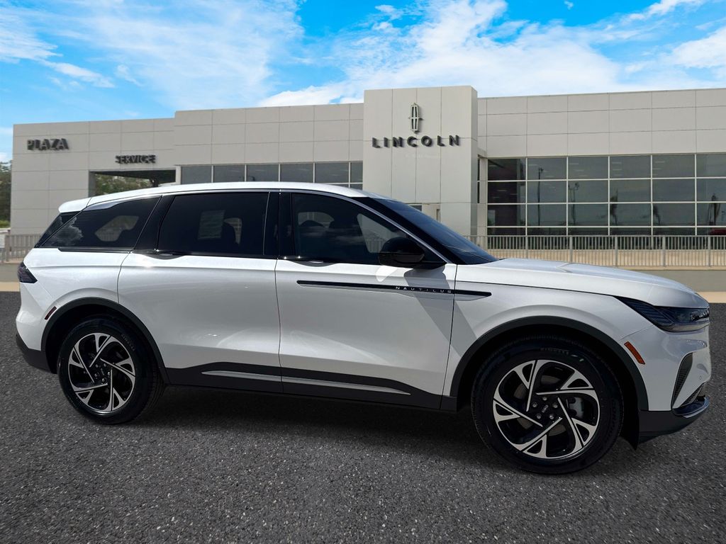 2026 Lincoln Nautilus Premiere AWD's photo