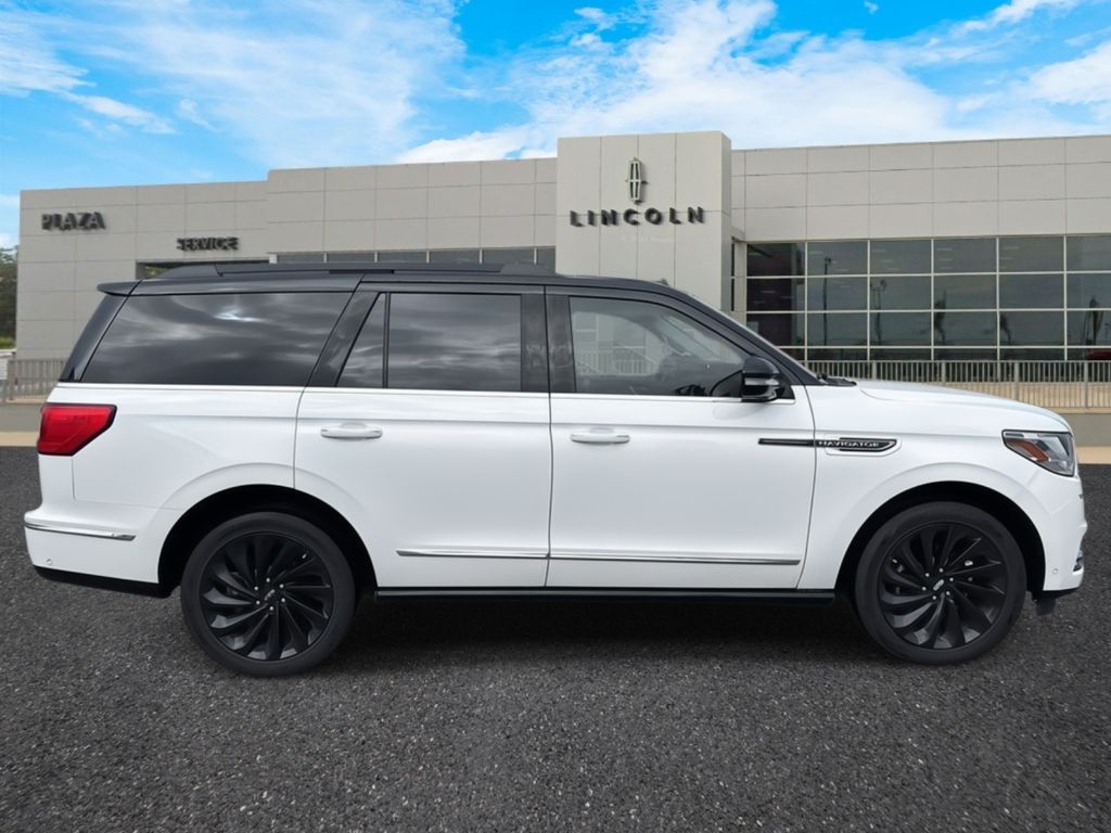 2021 Lincoln Navigator Black Label photo 2