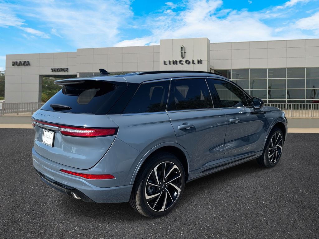 2025 Lincoln Corsair Grand Touring photo 3