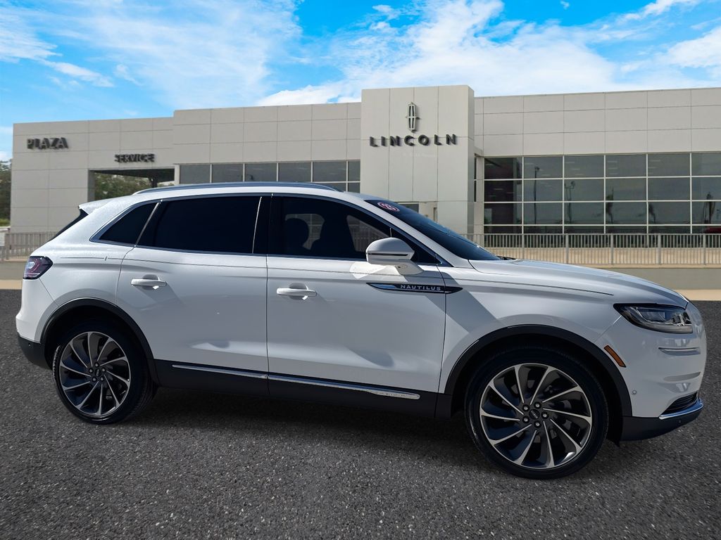 2023 Lincoln Nautilus Reserve's photo