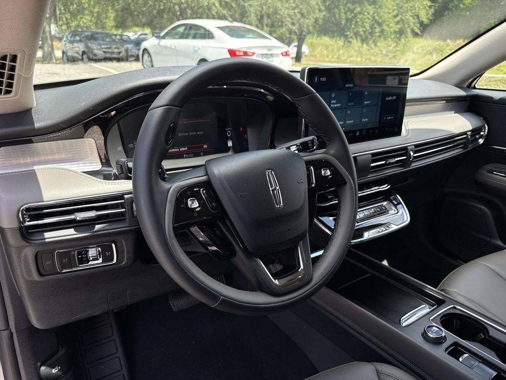 2026 Lincoln Corsair Premiere - Photo 32