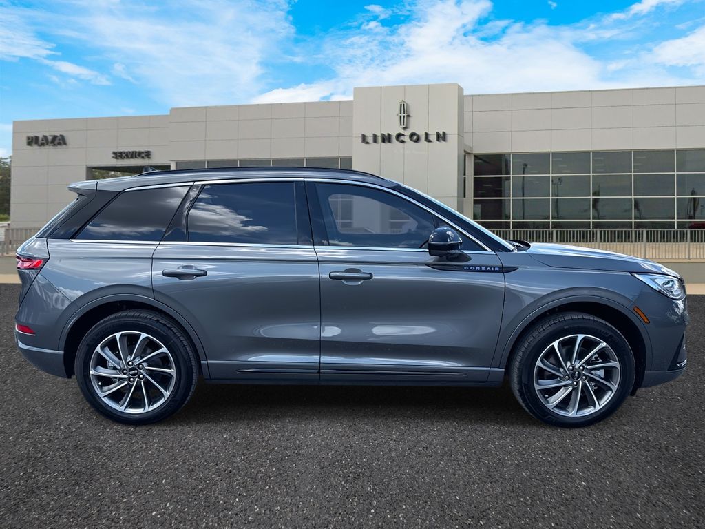2025 Lincoln Corsair Grand Touring photo 2