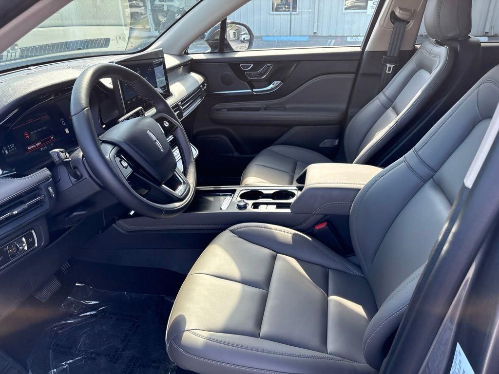 2026 Lincoln Corsair Premiere - Photo 13