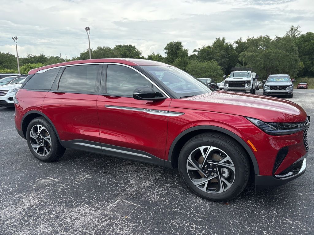 2026 Lincoln Nautilus Premiere AWD's photo