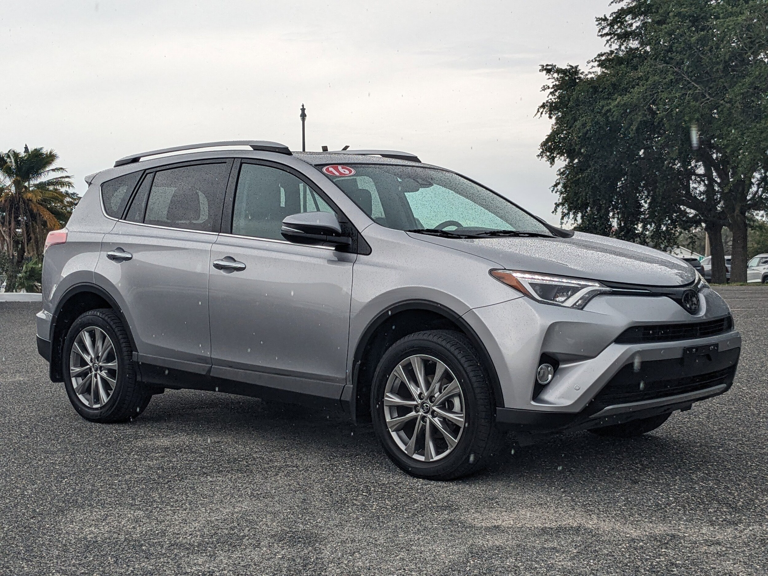 Used 2016 Toyota RAV4 Limited with VIN 2T3DFREV7GW516029 for sale in Leesburg, FL