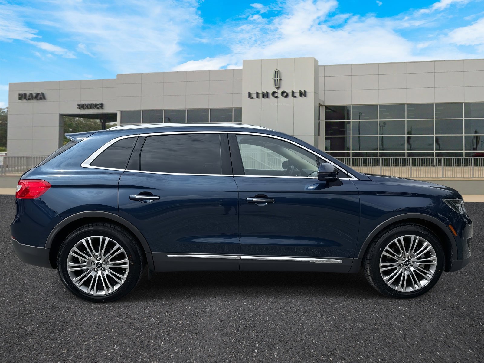 2017 Lincoln MKX Reserve photo 2