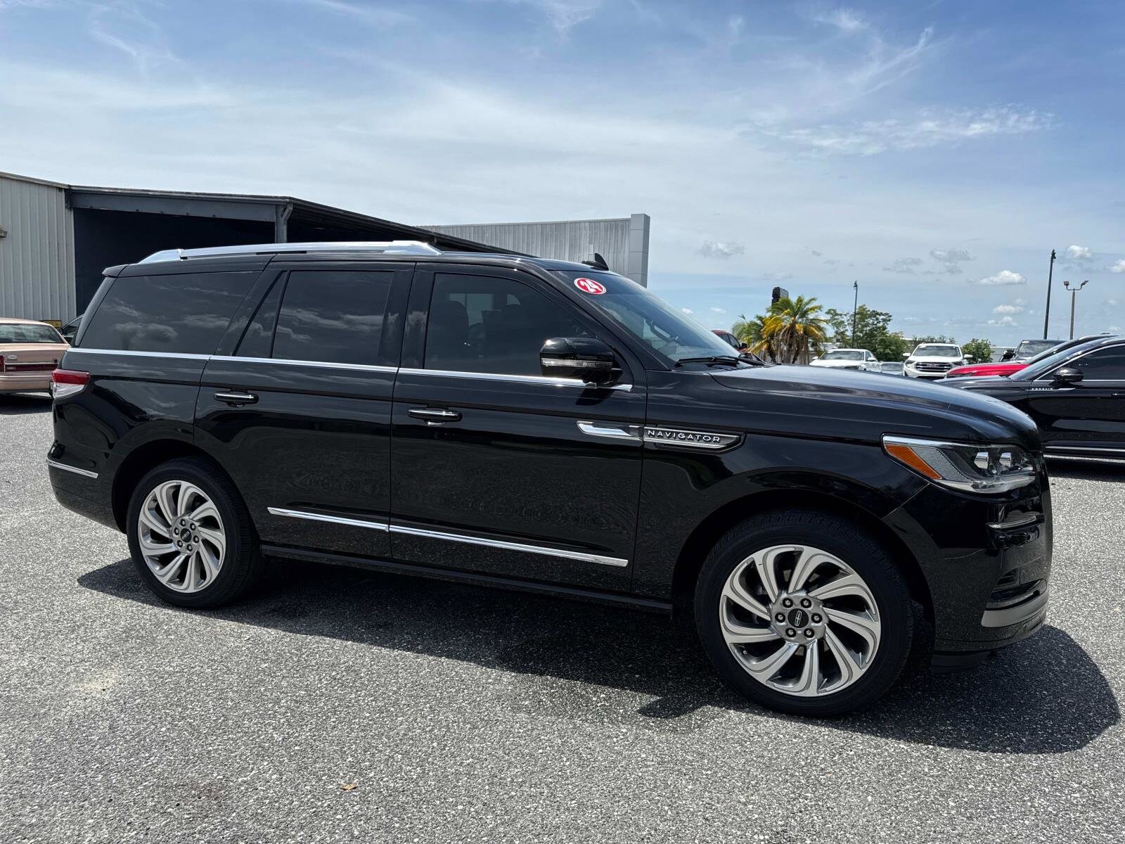 2024 Lincoln Navigator Reserve photo 2