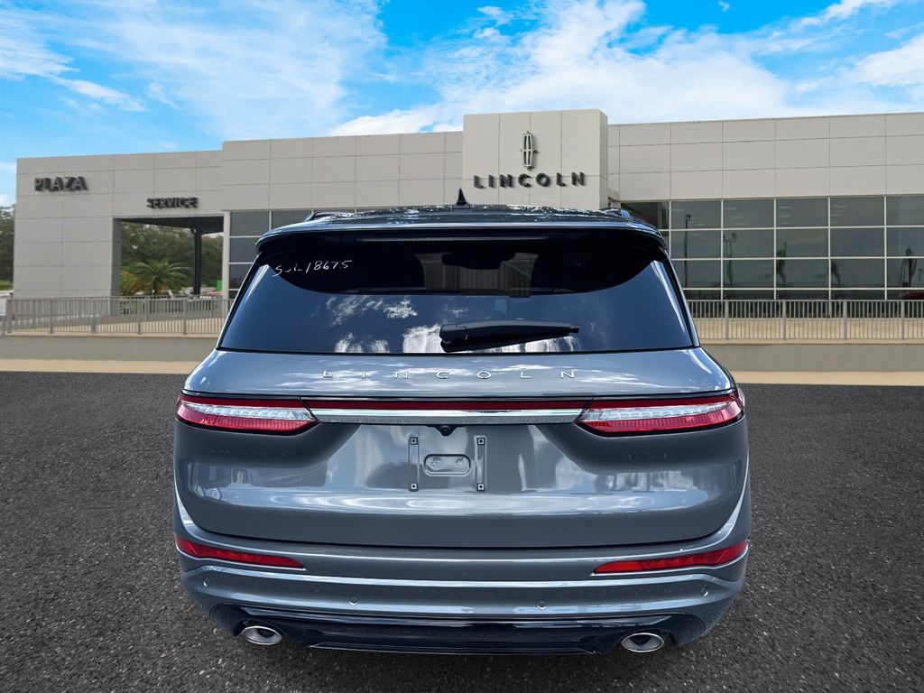 2025 Lincoln Corsair Grand Touring photo 4