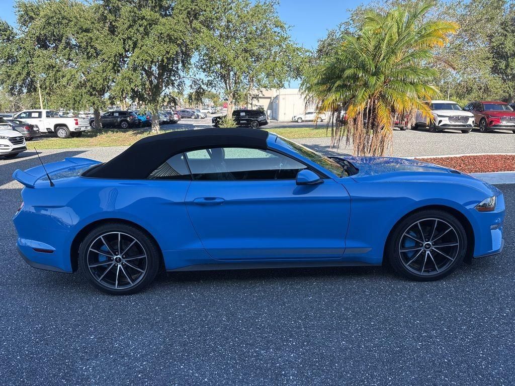 2022 Ford Mustang EcoBoost Premium photo 2
