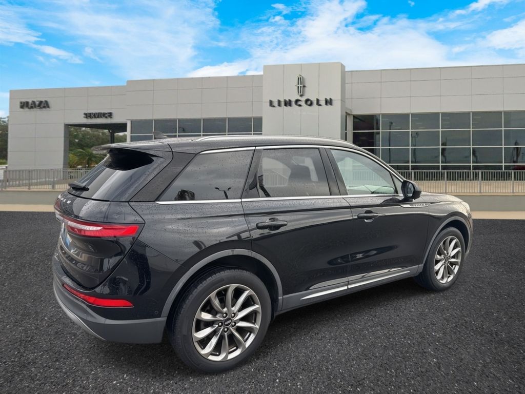 2020 Lincoln Corsair Standard photo 3