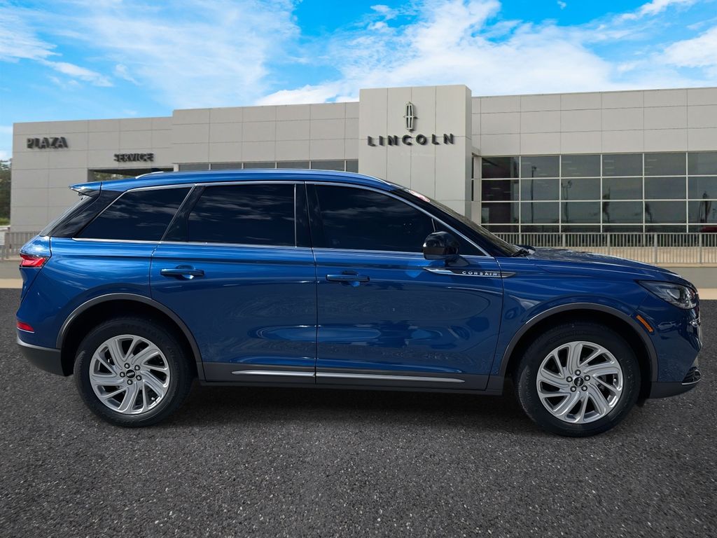 2020 Lincoln Corsair Standard photo 2